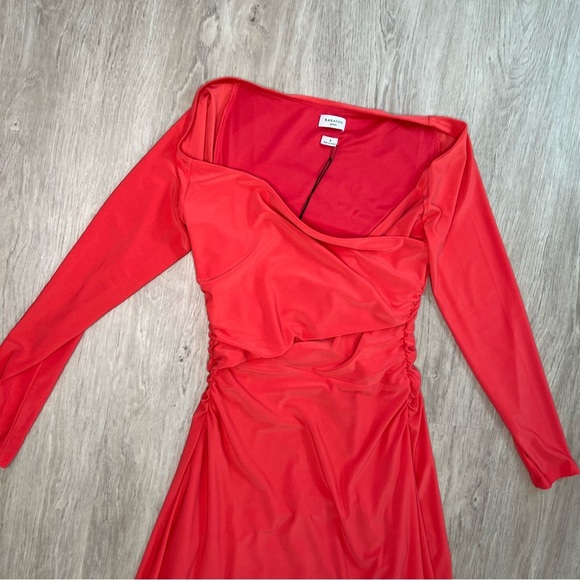 NWT! Aritzia Babaton Title Dress in Cherry Red Off-the-Shoulder Midi Size S - Picture 5 of 8